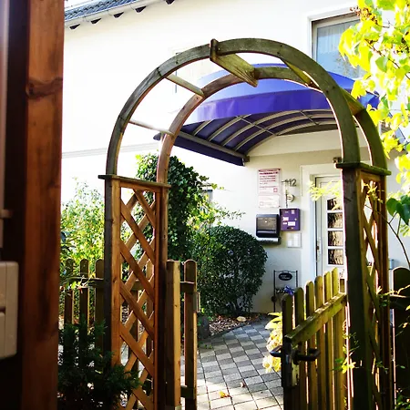 Messe Flughafen Bed & Breakfast Dusseldorf