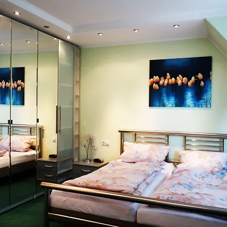 Messe Flughafen Bed & Breakfast Dusseldorf